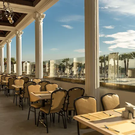 Lucas Didim מלון